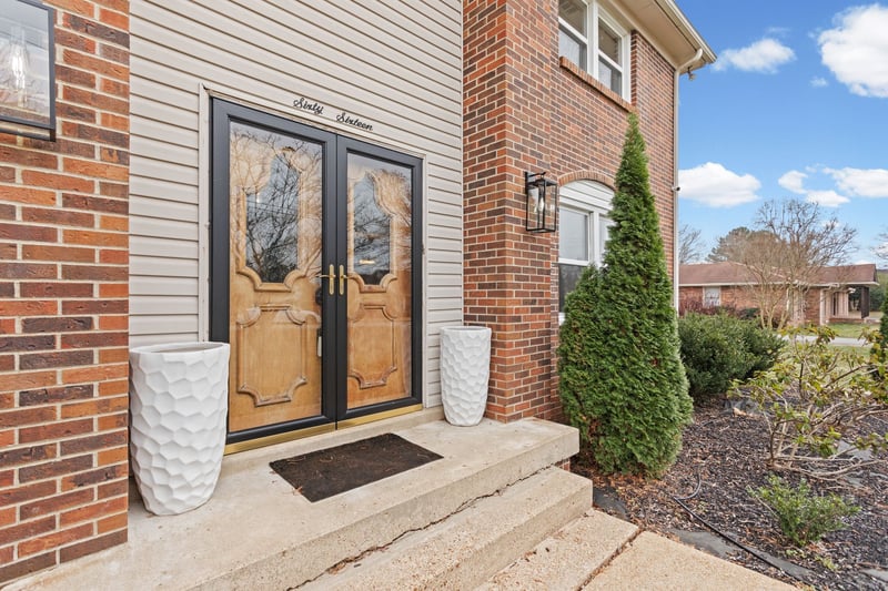 6016 Clifton Dr, Columbia, TN 38401