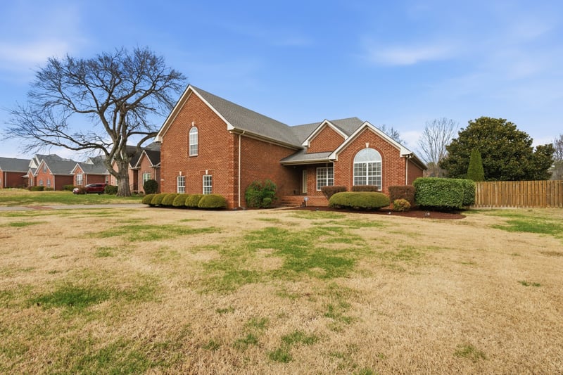 2706 Maylon Dr, Murfreesboro, TN 37128