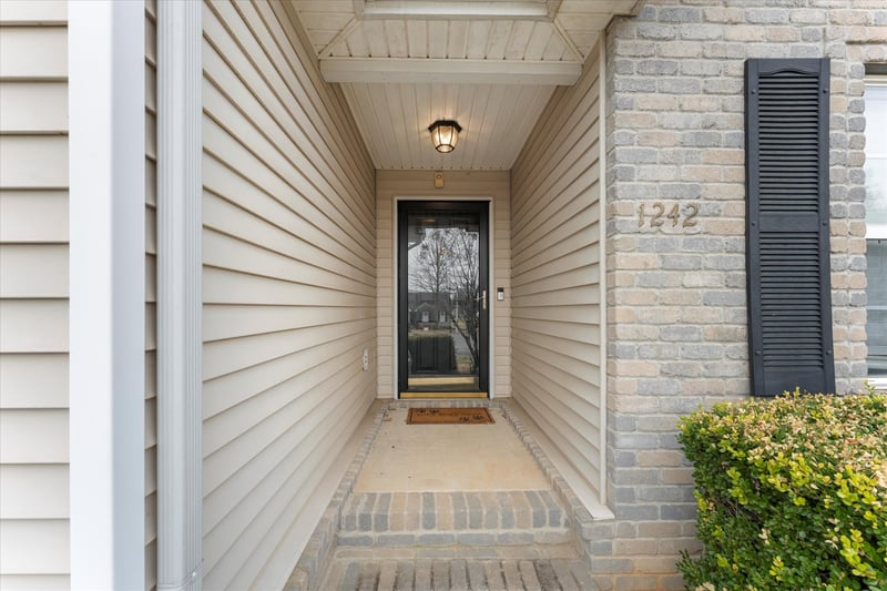 1242 Mac Duff Dr, Murfreesboro, TN 37128