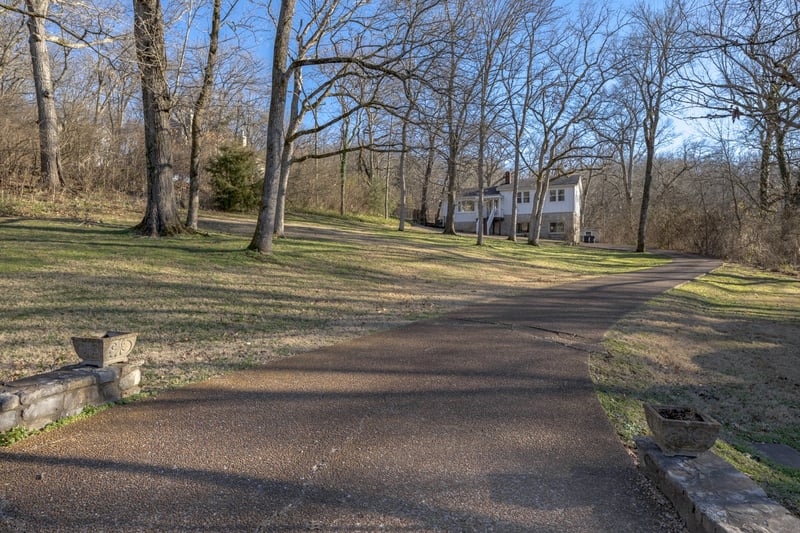 807 Russleo Dr, Nashville, TN 37209