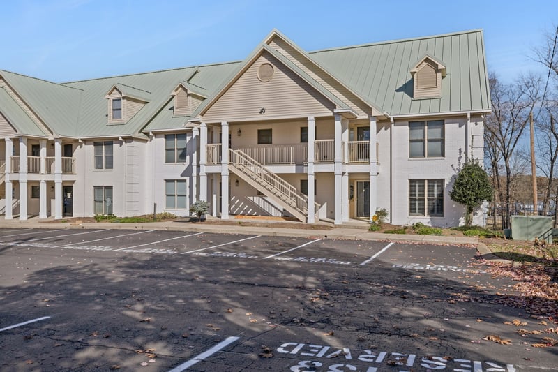 2133 Lakeshore Dr, Old Hickory, TN 37138