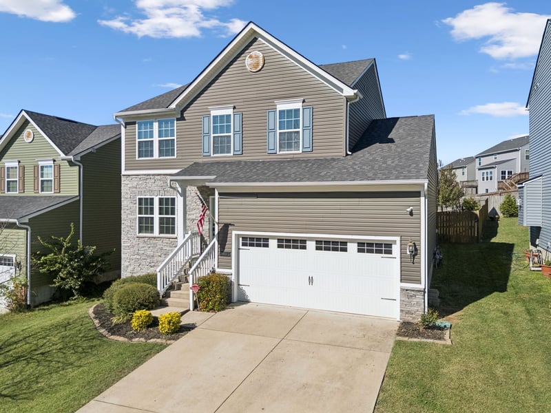 2803 Winterberry Dr, Columbia, TN 38401