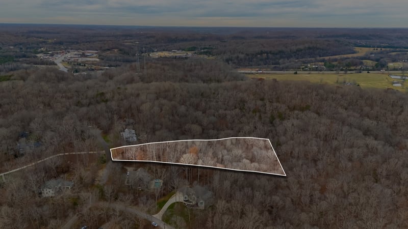 1028 Champion Hills Dr, Kingston Springs, TN 37082