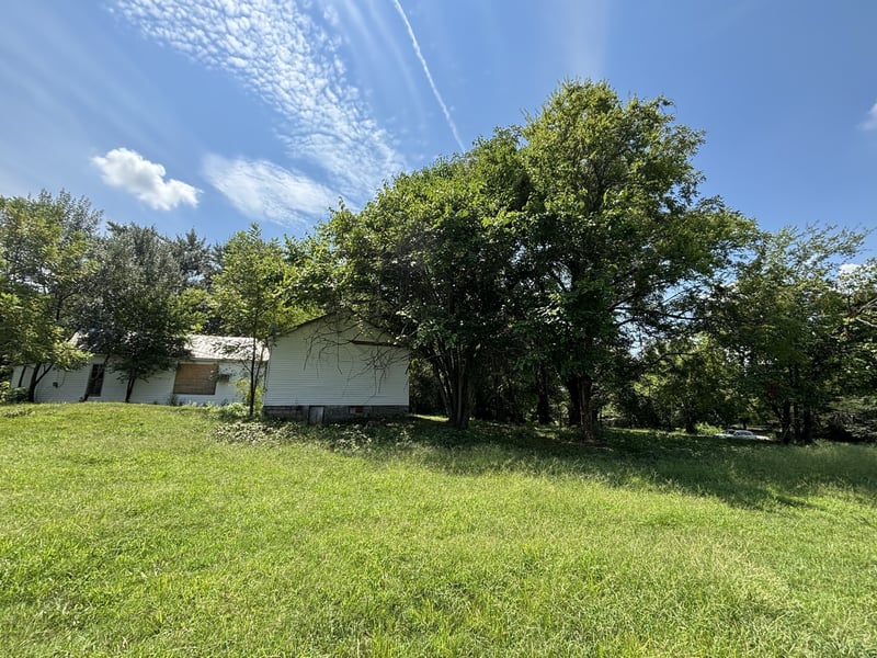 2445 N Commerce Rd, Lebanon, TN 37090