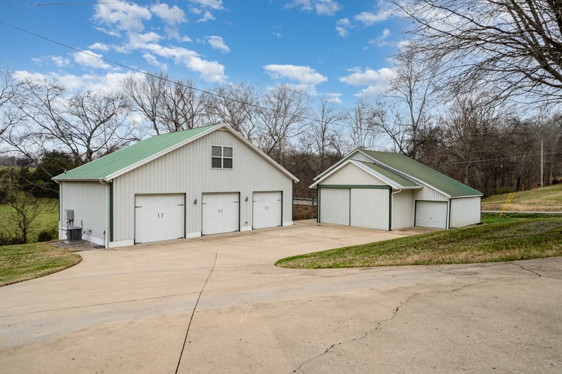 5827 Highway 76 , Springfield, TN 37172