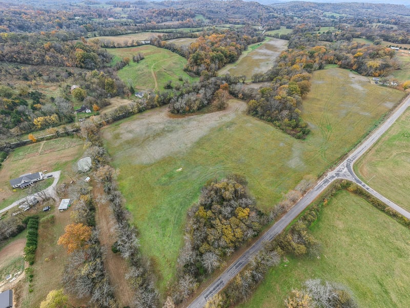 6 Craig Bridge Rd, Williamsport, TN 38487