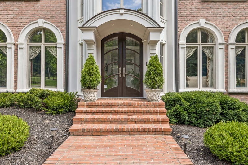 926 Overton Lea Rd, Nashville, TN 37220