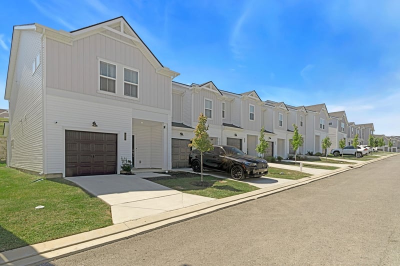 4669 Ridge Bend Dr, Nashville, TN 37207