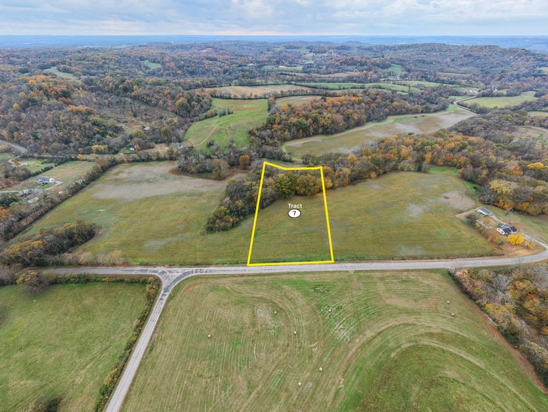 7 Craig Bridge Rd, Williamsport, TN 38487