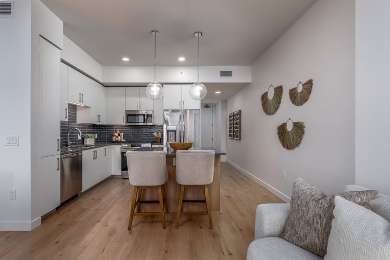 1212 Demonbreun St #909, Nashville, TN 37203