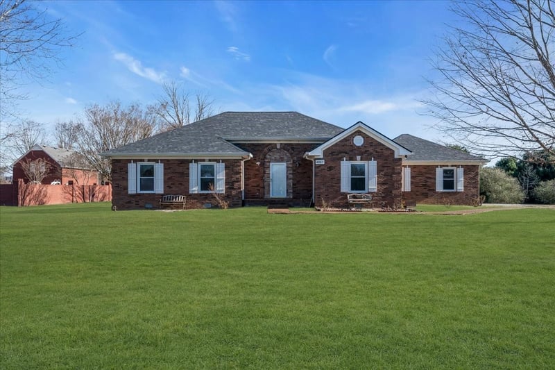 4007 Meadow View Cir, Pleasant View, TN 37146