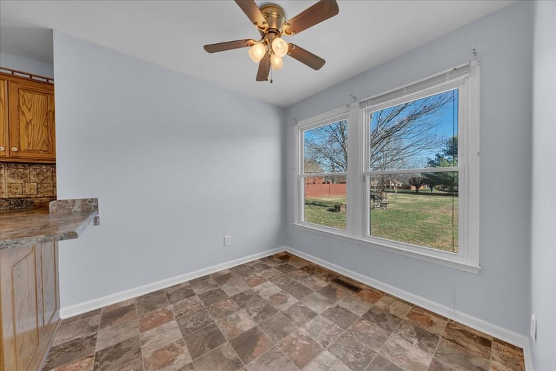 4007 Meadow View Cir, Pleasant View, TN 37146