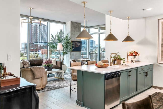 301 Demonbreun St #814, Nashville, TN 37201