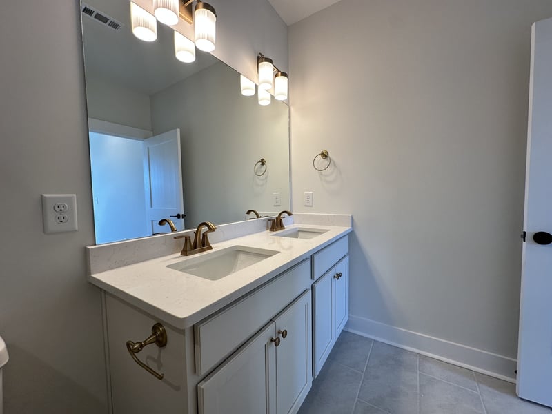 2072 Conductor Ln, Thompsons Station, TN 37179