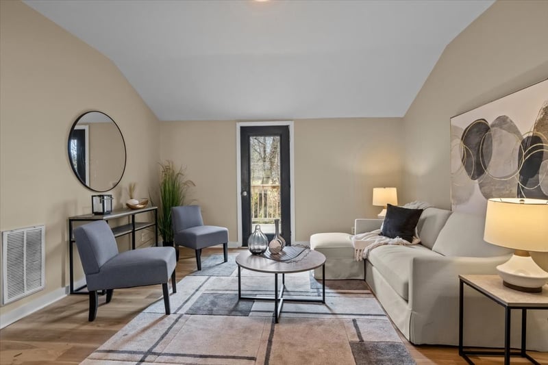 370 Main St, White Bluff, TN 37187