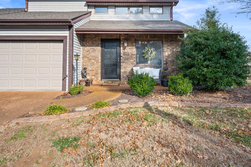 411 Country Club Ct, Clarksville, TN 37043
