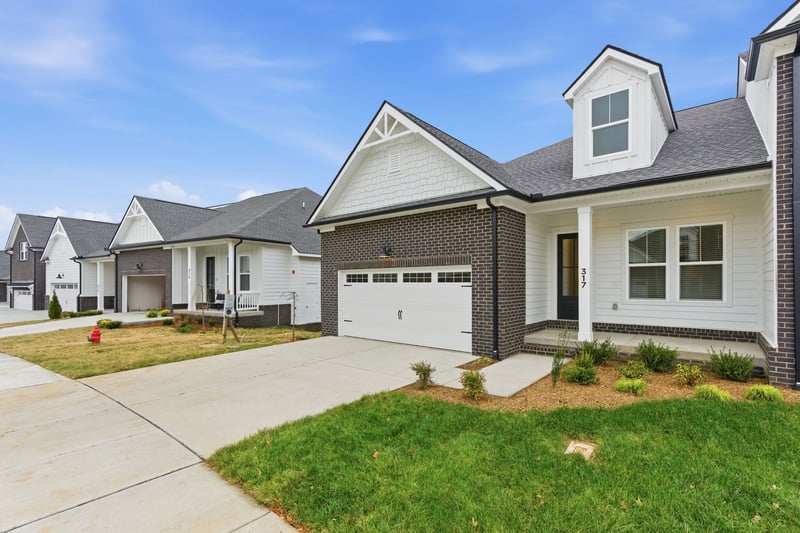 317 Buckwood Ln, Thompsons Station, TN 37179