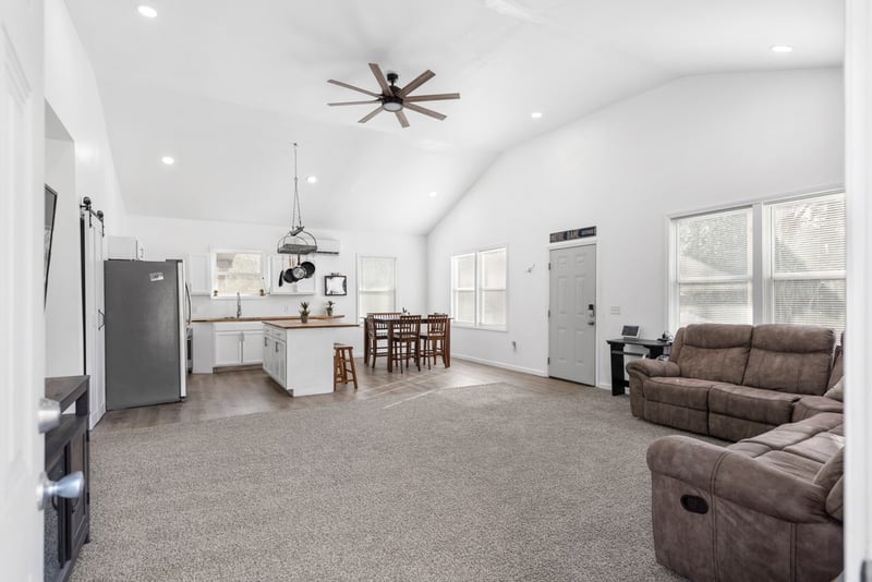 2450 Highway 231 , Castalian Springs, TN 37031