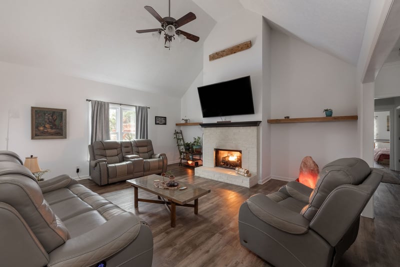 95 Old 25 Loop, Castalian Springs, TN 37031