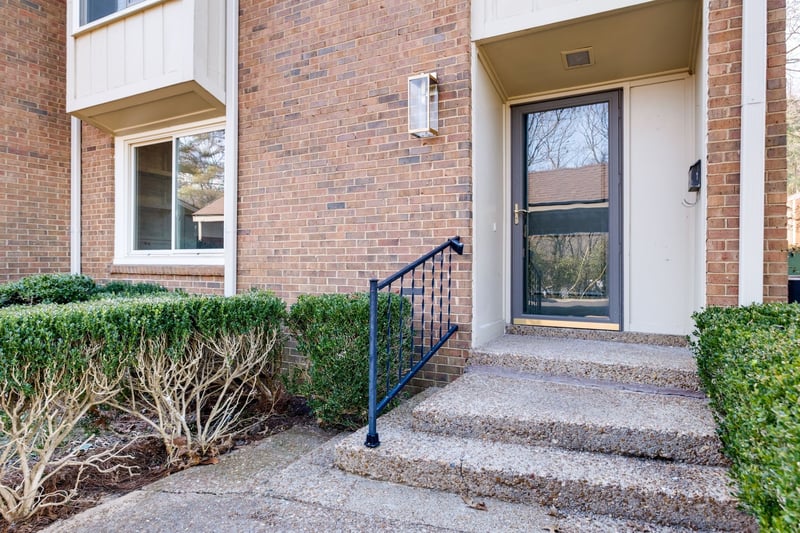 6916 Highland Park Dr, Nashville, TN 37205