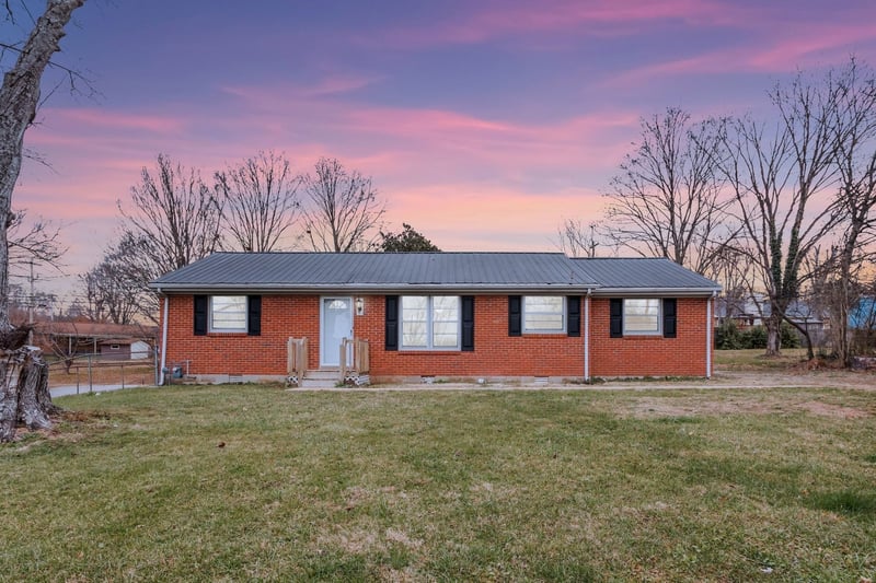 120 Pleasant Dr, Columbia, TN 38401