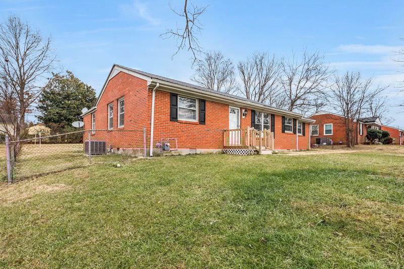 120 Pleasant Dr, Columbia, TN 38401