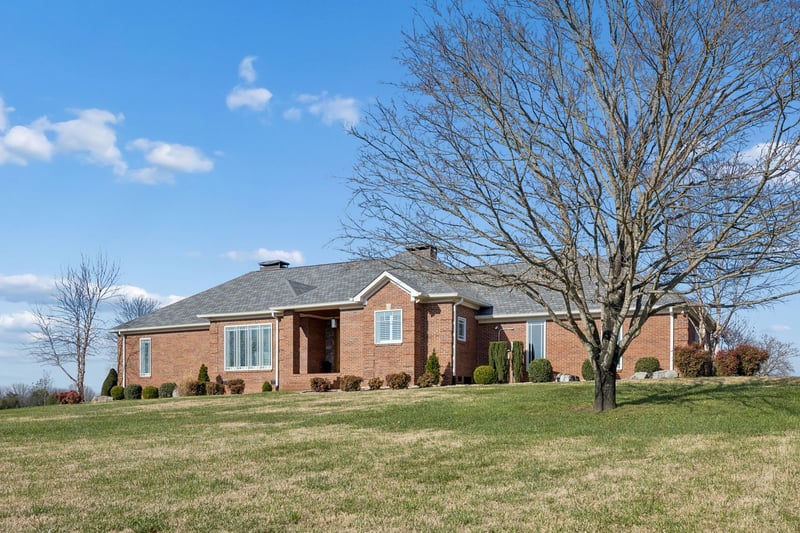 3231 Carrington Ln, Columbia, TN 38401