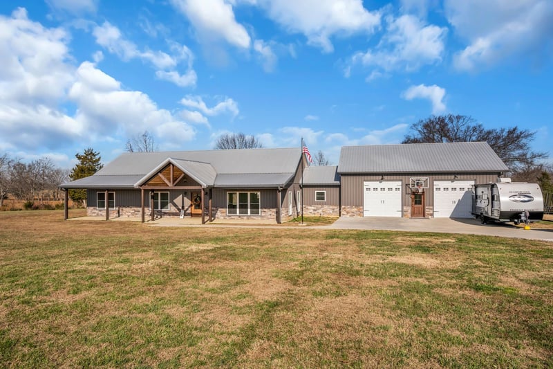 1547 Manley Loop, Dickson, TN 37055
