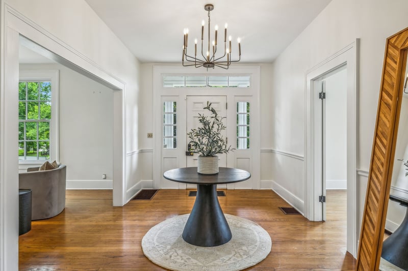 2126 Sharondale Dr, Nashville, TN 37215