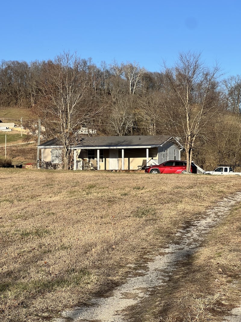 1850 Theta Pike, Columbia, TN 38401