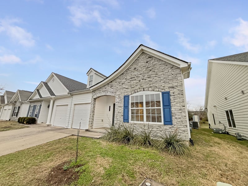 331 Harbor Village Dr, Madison, TN 37115