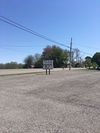 713 College St, Portland, TN 37148