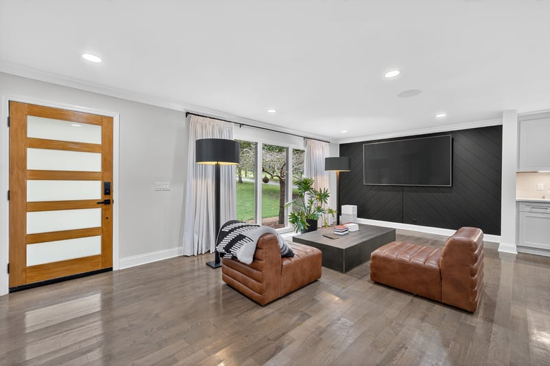 909 Lakemont Dr, Nashville, TN 37220