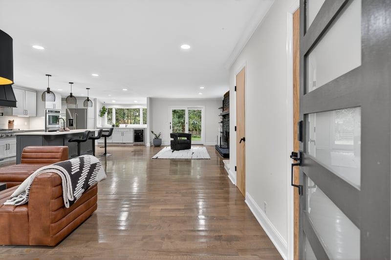 909 Lakemont Dr, Nashville, TN 37220