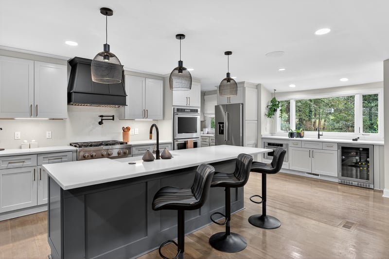 909 Lakemont Dr, Nashville, TN 37220