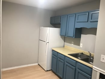 123 Five Oaks Dr, Nashville, TN 37217