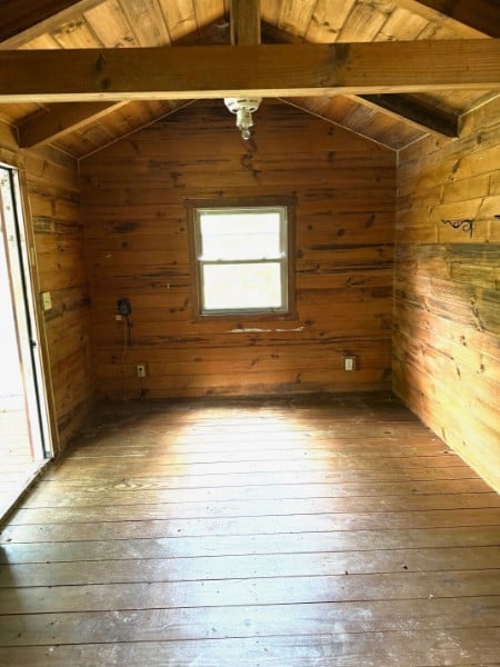 221 Friendship Hollow Rd, Pleasant Shade, TN 37145