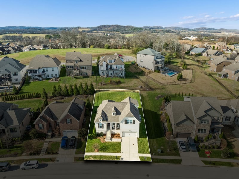 2645 Paddock Park Dr, Thompsons Station, TN 37179