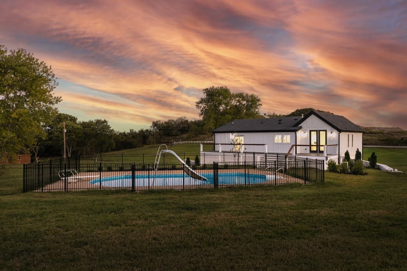 2752 Thompson Station Rd, Thompsons Station, TN 37179