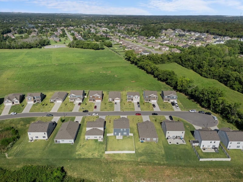 9028 Copenhagen Dr, Murfreesboro, TN 37129