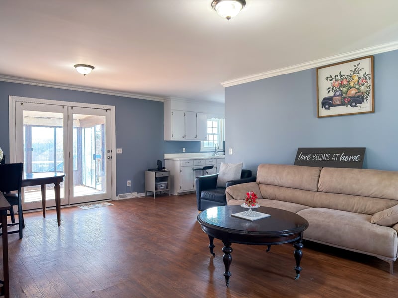 102 Edgewood Ave, Mount Pleasant, TN 38474