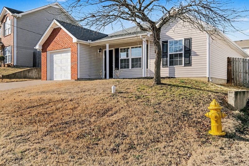 1228 Shannon Ln, La Vergne, TN 37086