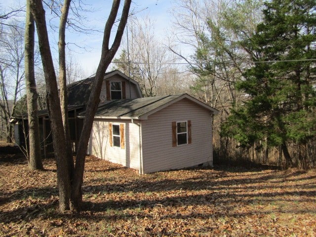 6119 King Robert Ln, Westmoreland, TN 37186