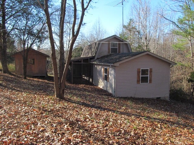 6119 King Robert Ln, Westmoreland, TN 37186