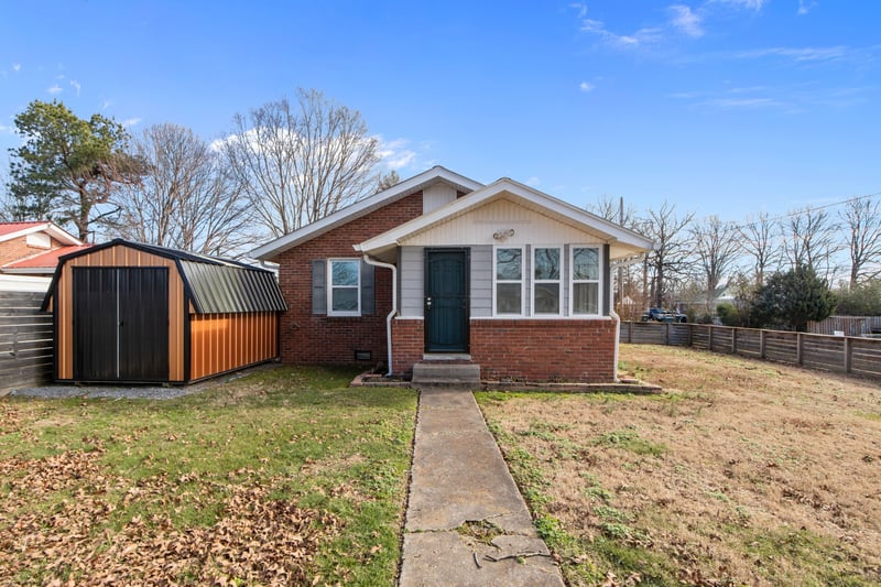 202 Parkway , Dickson, TN 37055