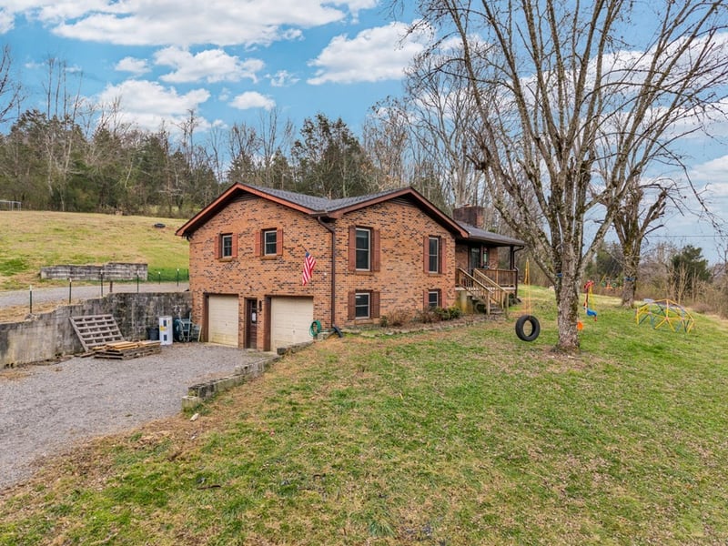 90 Harris Hollow Rd, Pleasant Shade, TN 37145
