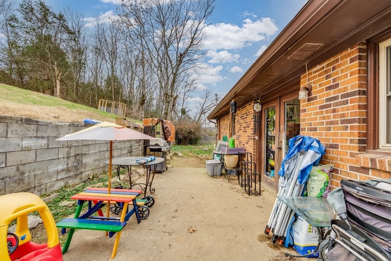 90 Harris Hollow Rd, Pleasant Shade, TN 37145