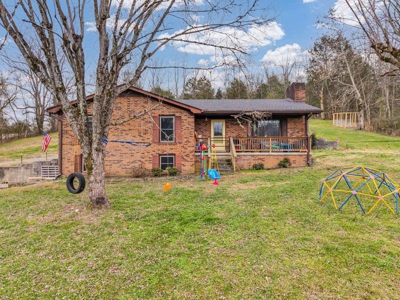 90 Harris Hollow Rd, Pleasant Shade, TN 37145