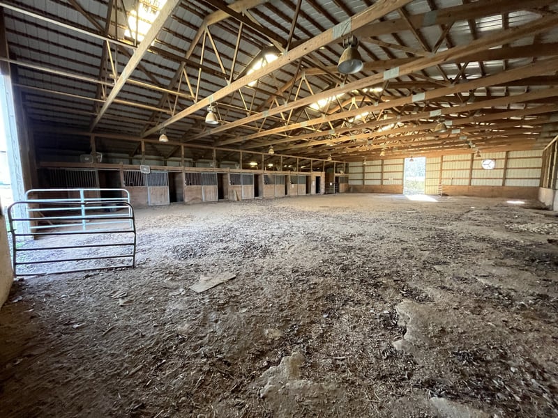 1047 New Deal Potts Rd, Cottontown, TN 37048