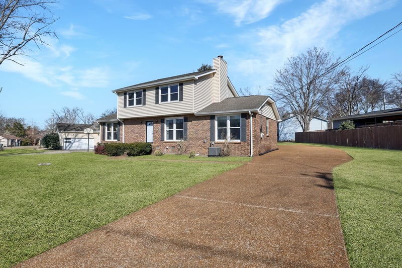 6917 Stone Creek Rd, Nashville, TN 37221